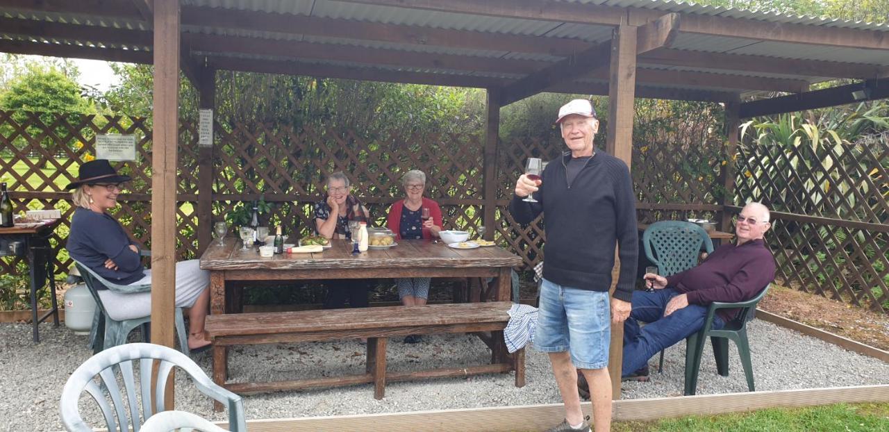 Moana Lake Brunner Country Motel & Holiday Park מראה חיצוני תמונה