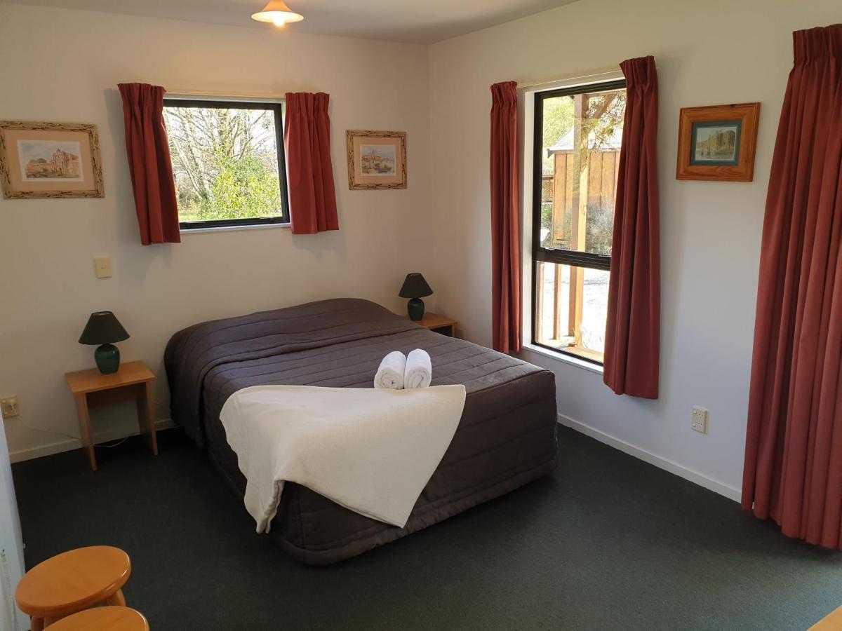 Moana Lake Brunner Country Motel & Holiday Park מראה חיצוני תמונה