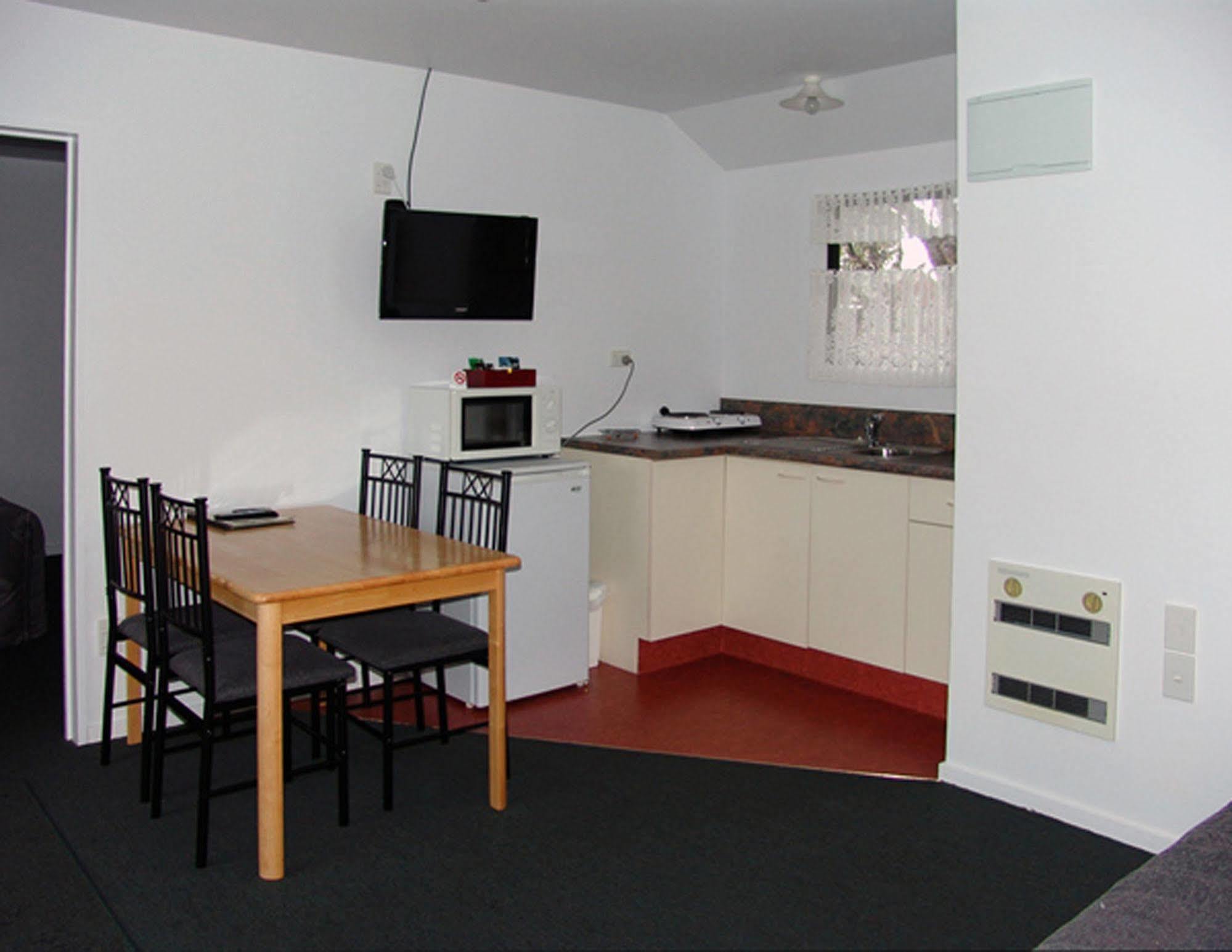Moana Lake Brunner Country Motel & Holiday Park מראה חיצוני תמונה