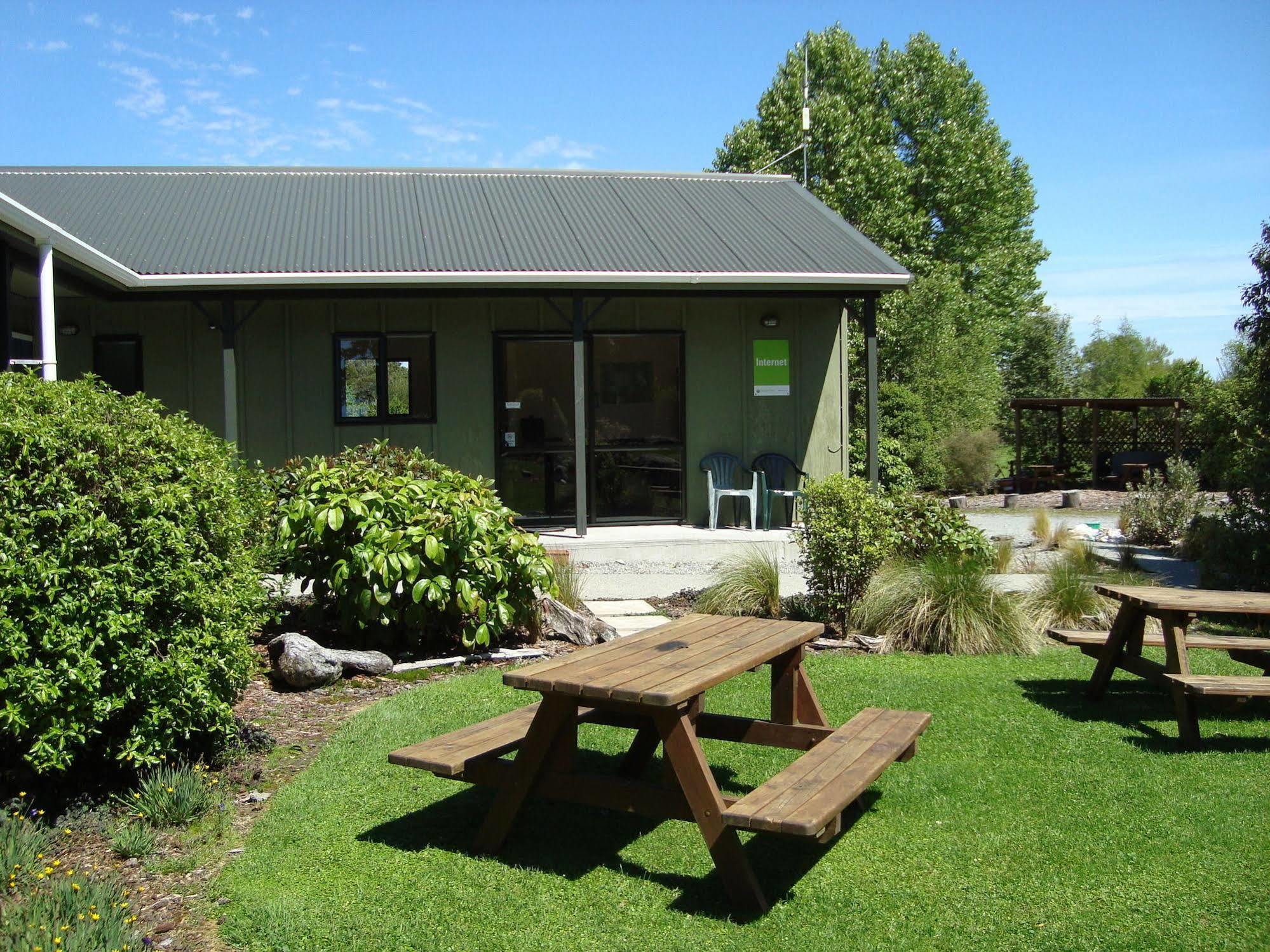 Moana Lake Brunner Country Motel & Holiday Park מראה חיצוני תמונה
