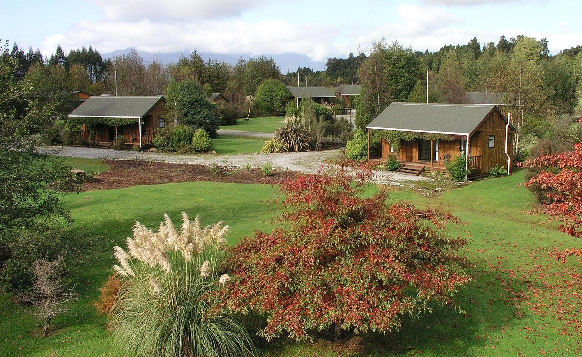 Moana Lake Brunner Country Motel & Holiday Park מראה חיצוני תמונה